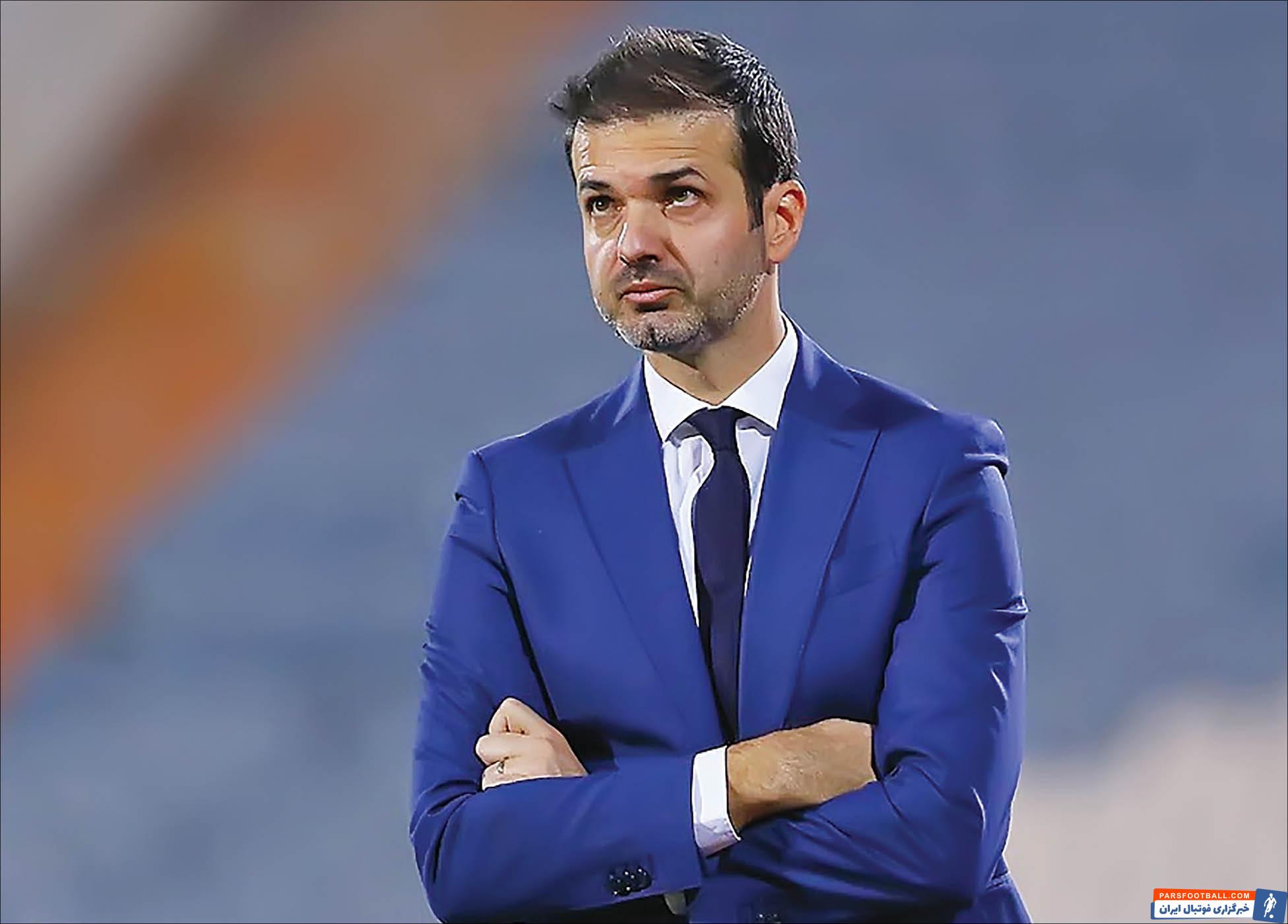 روزنامه العرب قطر مدعی شد که سبک ایتالیایی یک سبک شکست خورده در فوتبال قطر است و بر همین اساس مدعی شد که استراماچونی در این تیم موفق نمی شود.