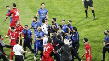 پرسپولیس آخرین دربی را برده و حالا به دنبال تکرار آن پیروزی است. استقلال هم که لیگ را تقریبا از دست رفته میبیند، تمام امیدش به جام حذفی است.