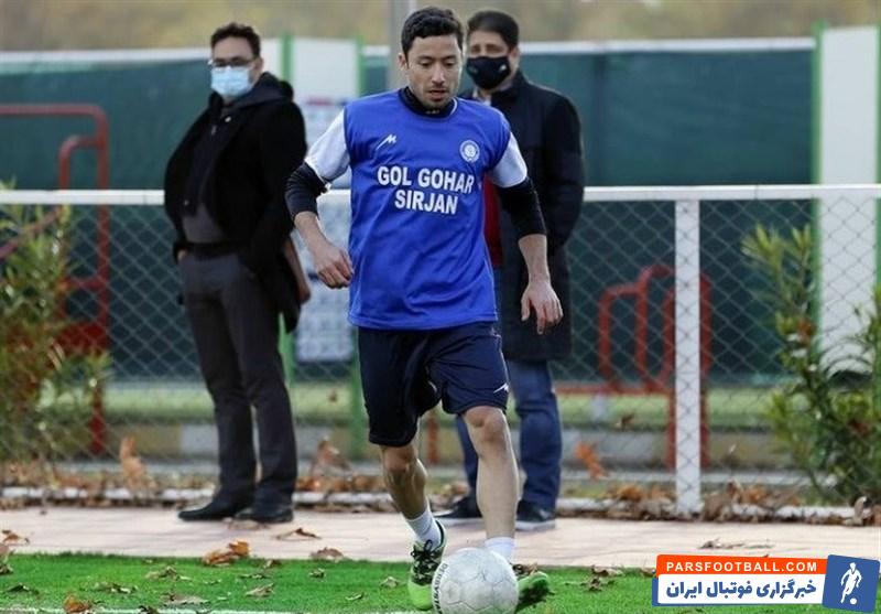 علی اصغر عاشوری ، هافبک تیم گل گهر سیرجان گفت : در دو هفته ، دو پنالتی مقابل پرسپولیس و استقلال گرفته نشد.چقدر به یک تیم فشار می آوردید؟