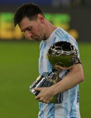 لیونل مسی با ۴ گل در کنار لوئیس دیاس از کلمبیا آقایگل شد و این جایزه را گرفت. همچنین او جایزه بهترین بازیکن را هم به خودش اختصاص داد.