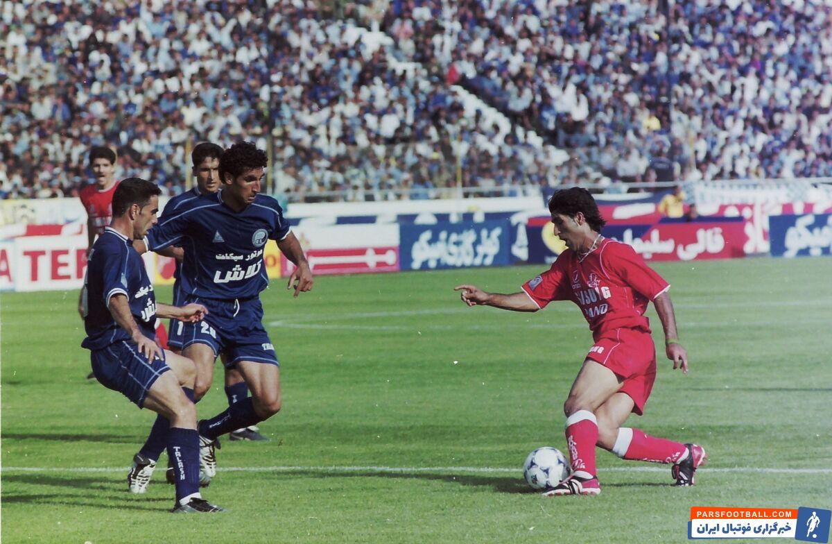 پژمان جمشیدی بازیکنی سرعتی و تکنیکی بود هر زمان پا به توپ میشد چند بازیکن استقلال برای این که مانع از نفوذ او شوند به سمتش یورش میبردند.