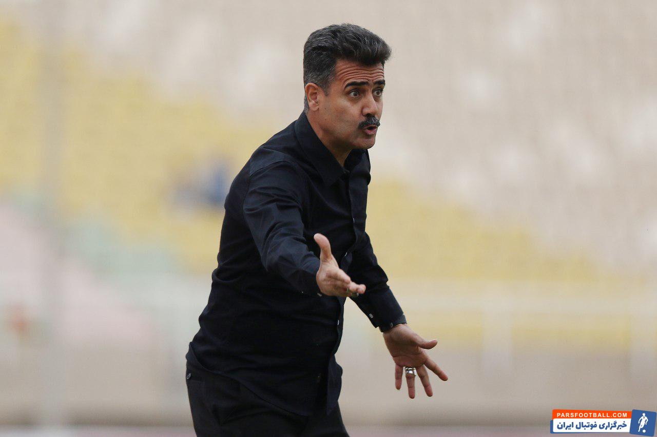 سیروس پورموسوی ، سرمربی تیم نفت آبادان گفت : داوری با این همه اشتباهات جایگاهی در فوتبال ندارد. دیگر به هیچ داوری سلام نمی کنم.