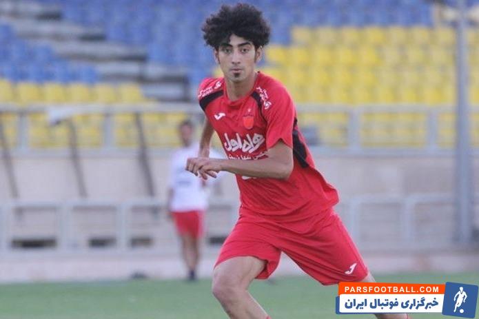 محمدامین اسدی ، مهاجم پیشین پرسپولیس و فعلی ماشین سازی که در دیدار مس رفسنجان و مس مصدوم شده بود ، به دیدار با پرسپولیس می رسد.