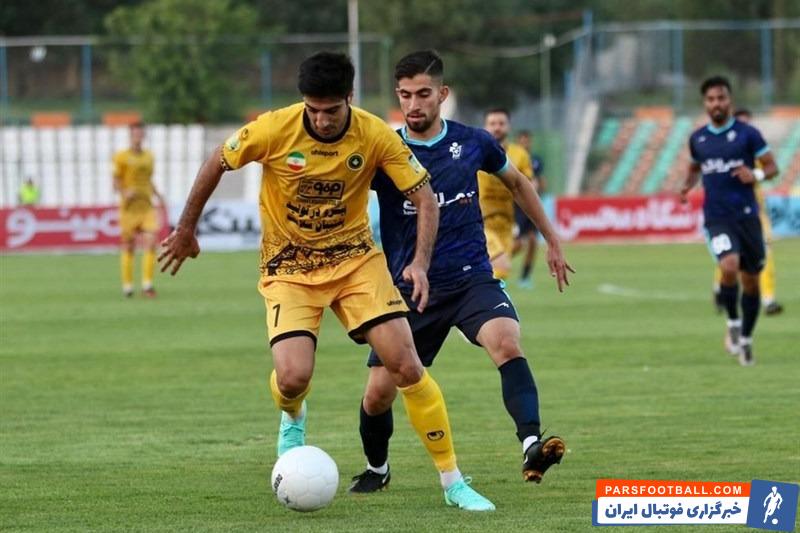 علیرضا کوشکی هافبک تیم فوتبال پیکان گفت: میتوانستیم سپاهان را شکست بدهیم، ولی متأسفانه کمک داور تمامی زحمات ما را بر باد داد.