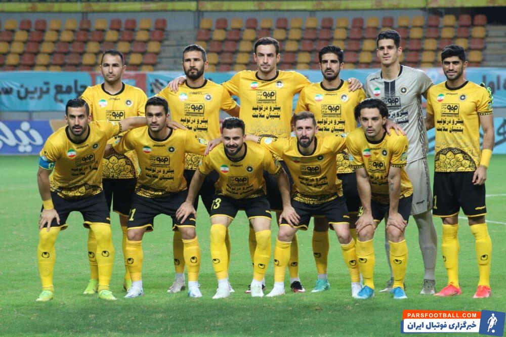 تیم فولاد خوزستان در ضربات پنالتی سپاهان را شکست داد تا این تیم هم مثل پرسپولیس تمام تمرکز خود را برای ادامه دیدار های لیگ برتر بگذارد.