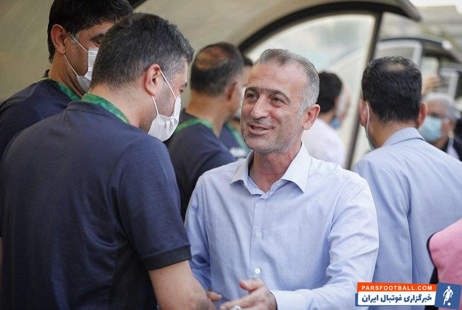 حاشیه بازی استقلال و سایپا در لیگ برتر ؛ خوش و بش گرم فراز کمالوند با بازیکنان و کادر فنی آبی ها