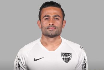 روزنامه الرایه قطر درباره امید ابراهیمی نوشت : ابراهیمی علاوه بر تواناییهای بالای فنی و جسمی، قابلیت بازی در بیش از یک پست را دارد.