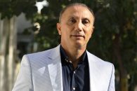 حمید درخشان گفت : هیچ وقت مهاجمی روی دست ناصر محمدخانی در فوتبال ایرات نمی آید. باید در کنار او بازی می کردی تا متوجه سطح بازی او می شدی.