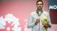 علی پاکدامن ، ستاره شمشیربازی ایران موفق شد زاتزاری از مجارستان که دو بار قهرمان المپیک شده بود را شکست داد و به دور بعد راه یافت.
