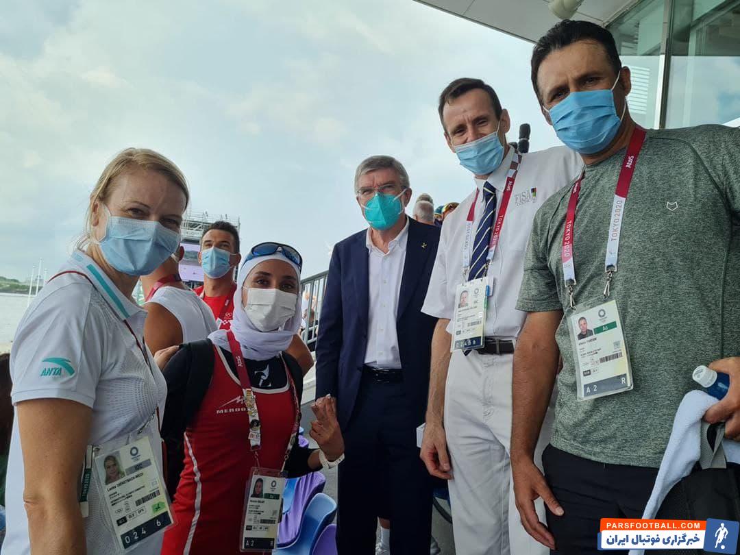 هدیه جذاب رئیس کمیته بین المللی المپیک به نازنین ملایی بانوی قایقران ایرانی