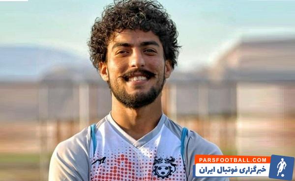 علیرضا آرتا ، بازیکن تیم گل گهر سیرجان گفت : من حدس میزدم که پرسپولیس مقابل استقلال شکست بخورد و از گردونه مسابقات خارج شود.