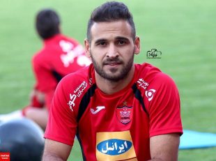 احمد نوراللهی ، ستاره تیم پرسپولیس ، در دیدار های اخیر یکی از ستاره های این تیم بوده است و از کلیدی ترین بازیکنان در دیدار با فولاد خواهد بود.