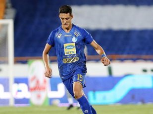 سینا خادم‌ پور هافبک استقلال درباره آخرین وضعیت خودش با خبرنگاران گفت و گو کرد