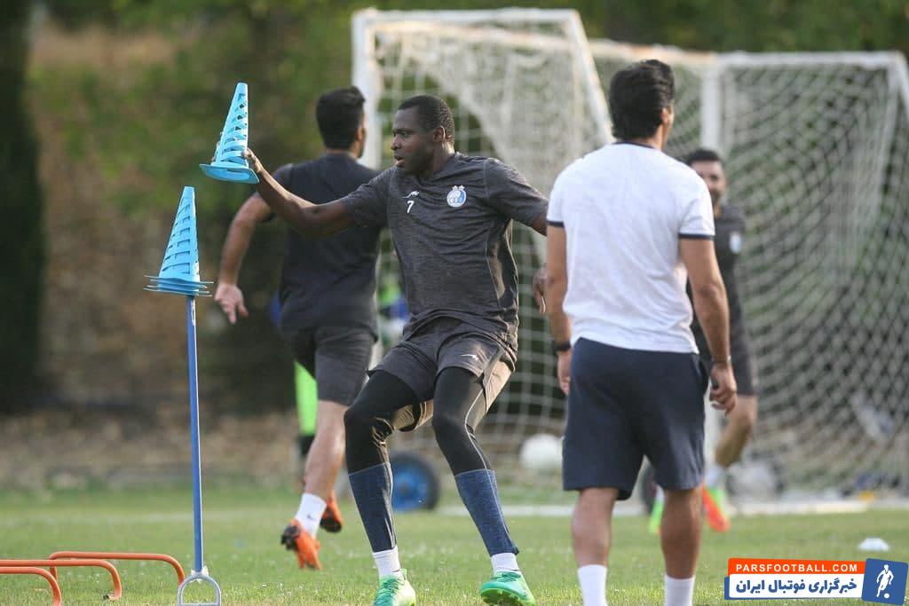 دیاباته که در فصل گذشته توانست عنوان آقای گلی لیگ را کسب کند، این روزها تنها سر تمرینات حاضر می شود تا در پایان فصل، از استقلال جدا شود.