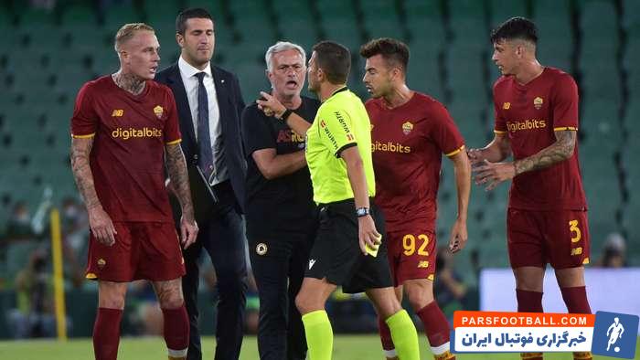 ژوزه مورینیو سرمربی پرتغالی با هجوم به زمین به تصمیم داور مبنی بر اخراج یکی از بازیکنانش و قبول کردن گل هند بتیس اعتراض کرده است.