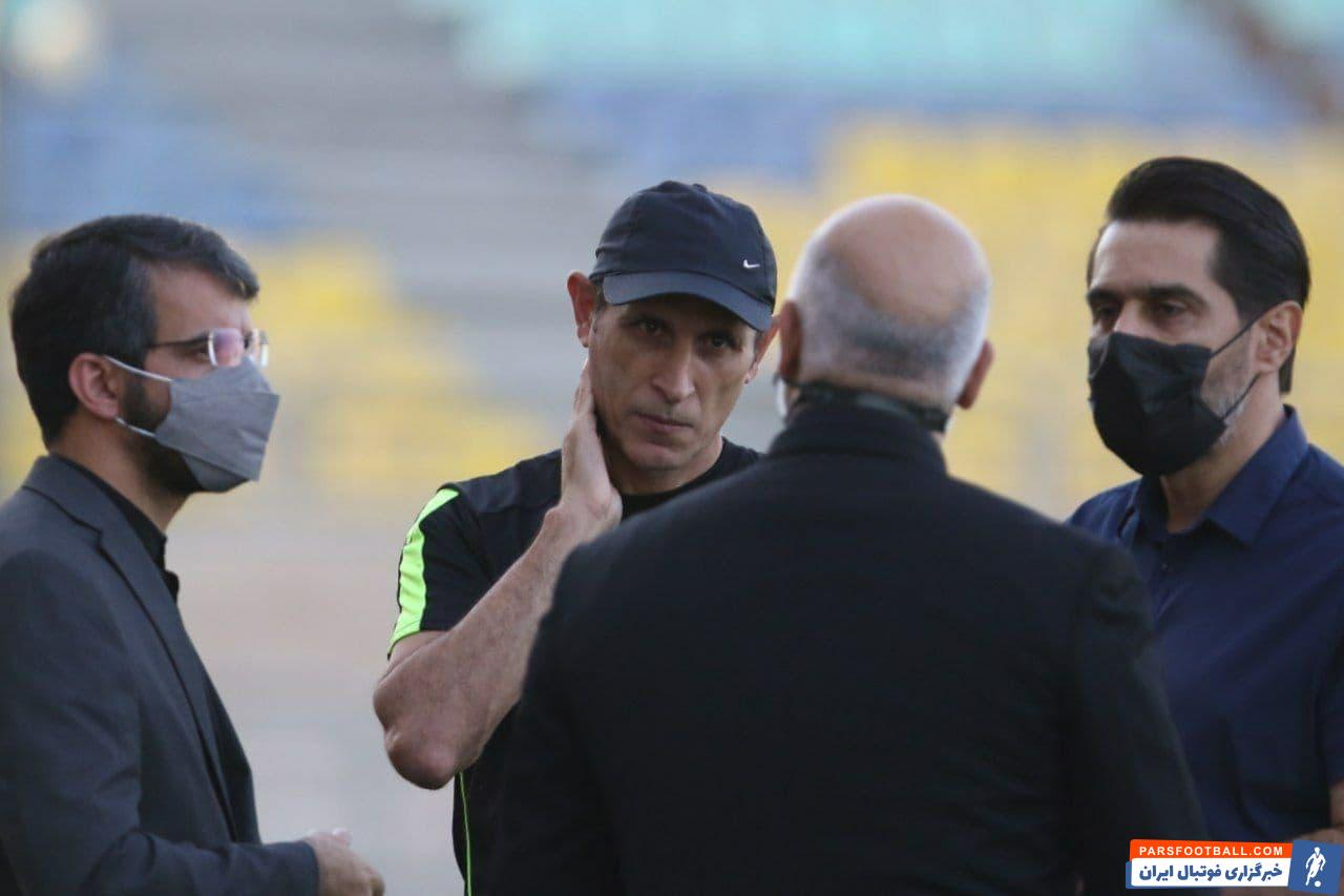 ملاقات نیمهخصوصی یحیی گل محمدی با مدیران پرسپولیس در حاشیه تمرین امروز