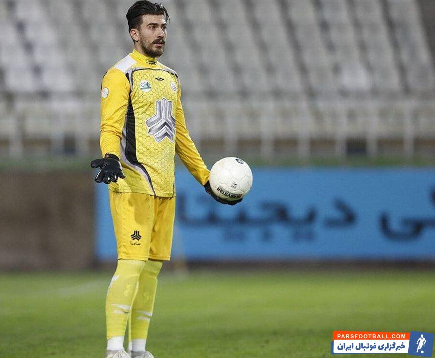 محمد حسین اکبر منادی گزینه فرهاد مجیدی در صورت جدایی یکی از گلرهای استقلال