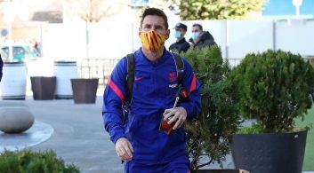 لیونل مسی برای تمدید ۵ ساله قراردادش با بارسلونا به توافق رسیده، اما هنوز برای امضای این قرارداد بازنگشته است.