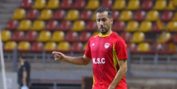 محمد آبشک پس از مذاکره با مدیران پرسپولیس : امروز روز شهادت است و به دلیل اعتقاداتم ترجیح دادم فردا قراردادم انعقاد شود