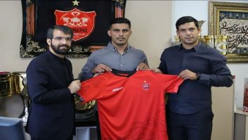 علی نعمتی مدافع شهر خودرو با قراردادی سه ساله رسما به پرسپولیس پیوست