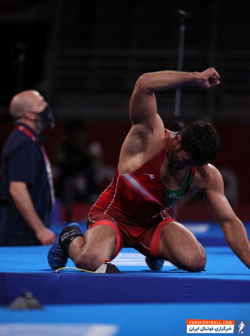 حسن یزدانی دارنده مدالهای طلای جهان و المپیک با شکست مقابل حریف آمریکایی در ثانیههای پایانی از رسیدن به مدال طلای المپیک ۲۰۲۰ بازماند.