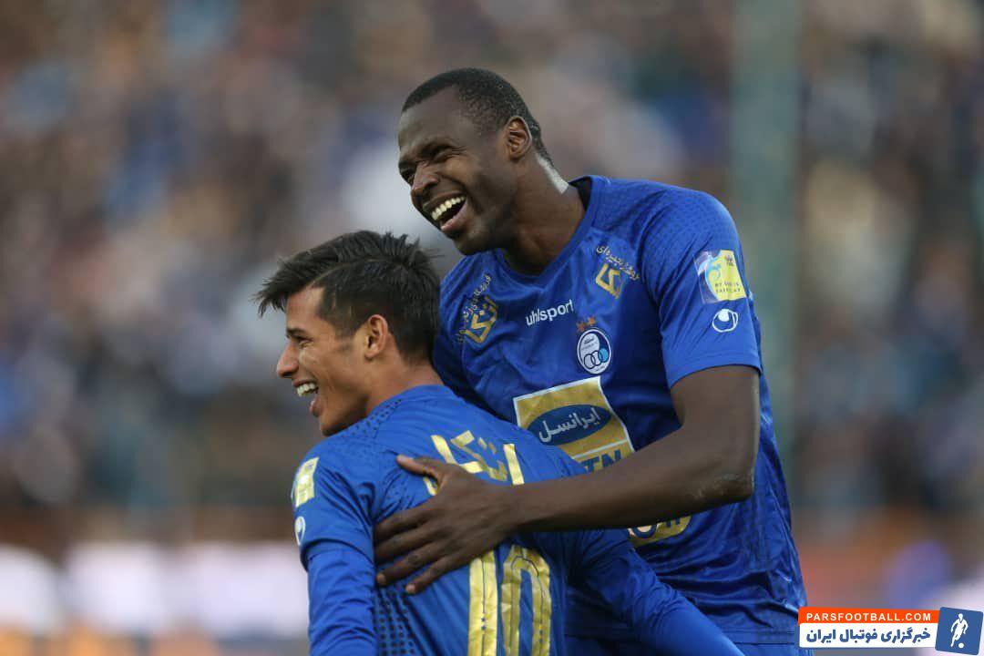 باشگاه استقلال به یکباره مهدی قائدی و شیخ دیاباته ستاره های خط حمله خود را از دست داد