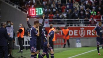 سرانجام انتظارها بعد از ۲ هفته به سر رسید و لیونل مسی در دیدار پاریسنژرمن مقابل رنس از دقیقه ۶۶ وارد زمین شد.