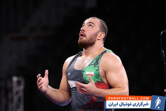 مراسم اختتامیه المپیک توکیو از ساعت ۸ شب به وقت توکیو آغاز میشود که امیرحسین زارع، آزادکار سنگین وزن ایران که مدال برنز این بازی ها را نیز بدست آورده بود، به عنوان پرچمدار کاروان انتخاب شد.