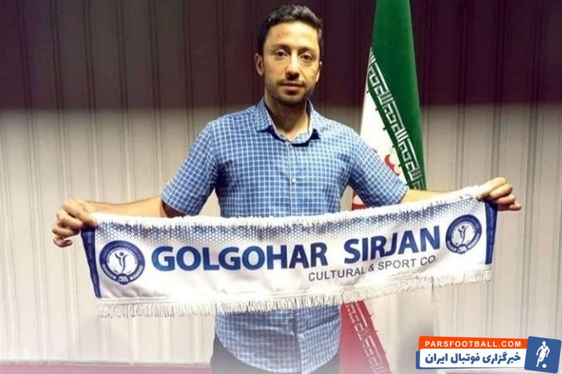 علی اصغر عاشوری تأکید کرد با ادامه حضور امیر قلعه‌نویی در جمع آبی‌پوشان سیرجانی تصمیم به تمدید قرارداد با این باشگاه گرفته است.