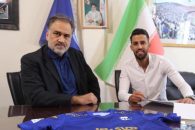 آرش رضاوند هافبک استقلال قراردادش را با این باشگاه به مدت 2 فصل تمدید کرد