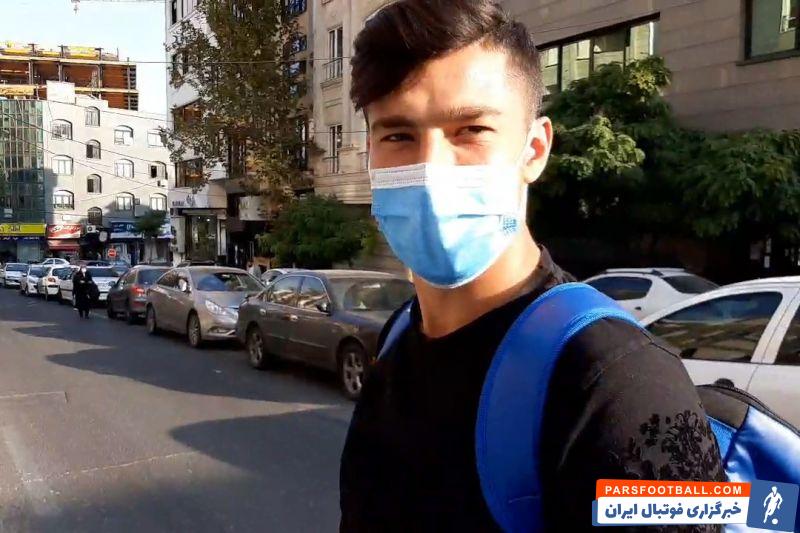 سجاد آقایی هم در خروج از استقلال حاضر به صحبت با خبرنگاران نشد تا مشخص نشود که دقیقا در جلسه او با مدیران این تیم چه اتفاقی رخ داده است.