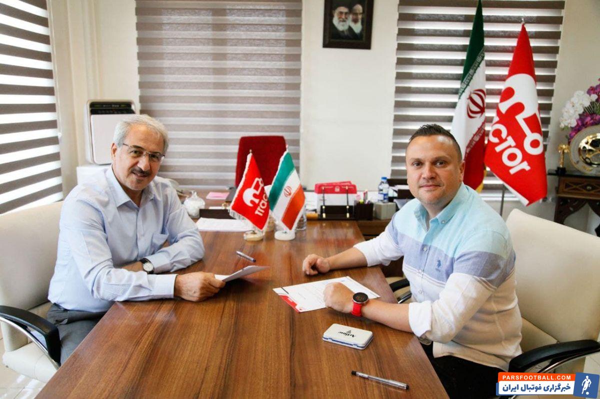 دینکا آلین، مربی دروازهبانان تیم تراکتور صبح امروز (سهشنبه) با حضور در دفتر مدیرعامل، قرارداد خود را رسماً به مدت سه فصل دیگر تمدید کرد.