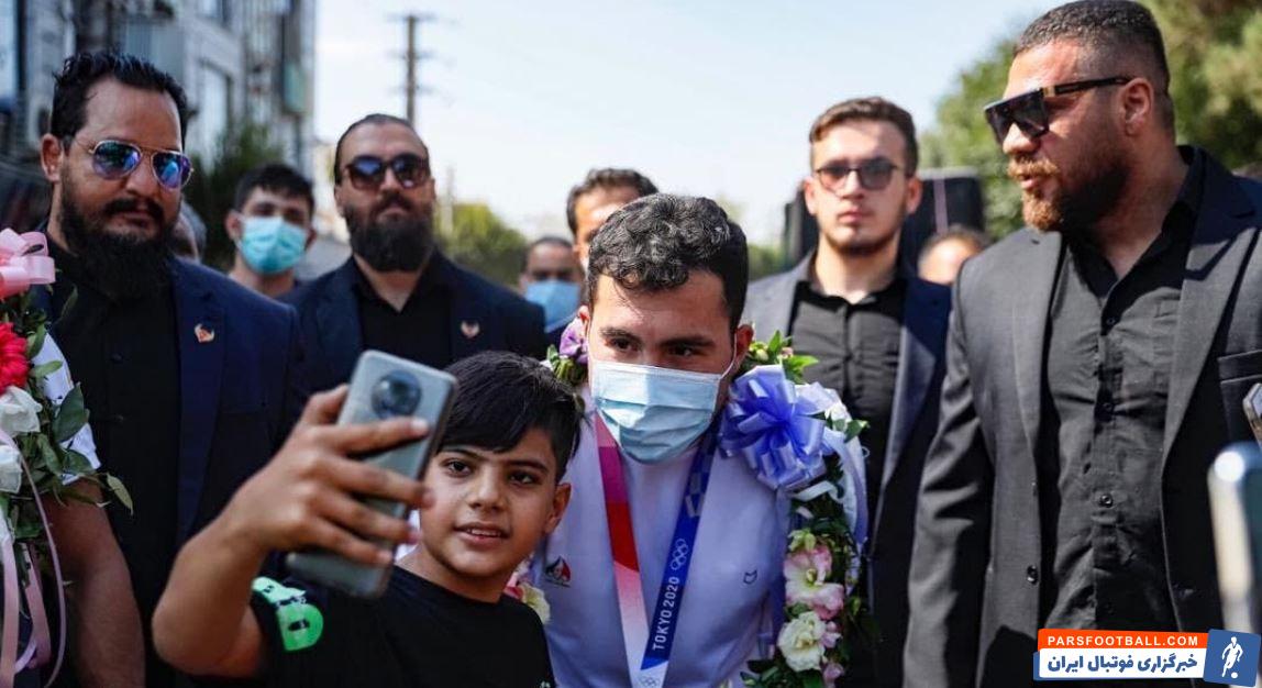 بادیگاردها سجاد گنج زاده قهرمان المپیک توکیو را در تهران محاصره کردند !