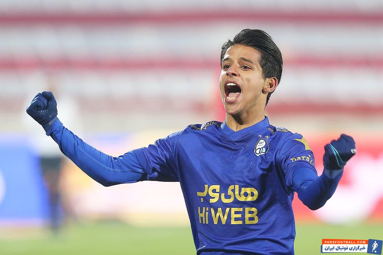 مهدی قائدی ستاره استقلال برای امضا قرارداد با الغرافه وارد دوحه شد