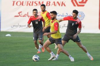 دومین خرید گل محمدی در دومین تمرین پرسپولیس