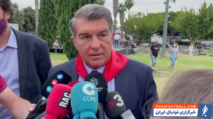 لاپورتا از این بازدید برای صحبت با رونالد کومان نیز استفاده کرد. در یک هفته اخیر لاپورتا و کومان با یکدیگر تنش های رسانه ای داشتند.