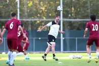 کریم باقری مربی تیم ملی در جریان آخرین تمرین قبل از بازی با سوریه، بار دیگر آمادگی بدنی خود را به رخ ملی پوشان کشید.‌‌‌‌‌‌‌‌‌‌‌‌‌‌‌‌