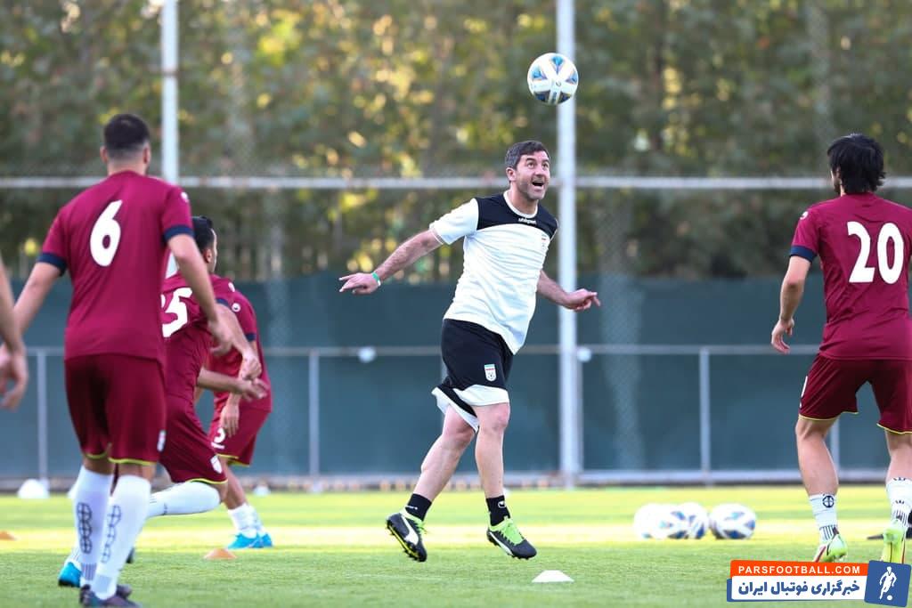 کریم باقری مربی تیم ملی در جریان آخرین تمرین قبل از بازی با سوریه، بار دیگر آمادگی بدنی خود را به رخ ملی پوشان کشید.