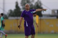 علیرضا منصوریان ، سرمربی جدید صنعت نفت سرانجام با حضور در آبادان تمرینات طلایی پوشان را برای حضور در لیگ بیست و یکم زیر نظر گرفت.