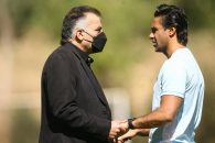 بیژن طاهری که امروز برای نخستین بار راهی تمرین استقلال شده بود، با استقبال گرم فرهاد مجیدی و وریا غفوری مواجه شد.