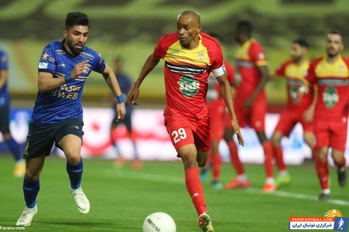 لوسیانو پریرا مهاجم فولاد خوزستان در آستانه تمدید قرارداد با این تیم قرار دارد