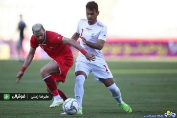 حمید استیلی پیشکسوت پرسپولیس از بازی کردن جعفر سلمانی در سمت راست تیم ملی تعجب کرد