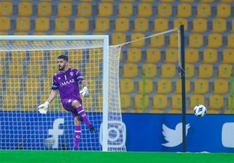 عبدالله المعیوف سنگربان الهلال به رکورد 24 کلین شیت مهدی رحمتی در آسیا رسید