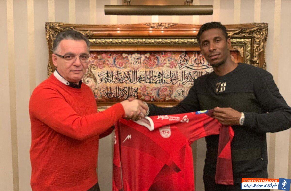 طی روزهای گذشته مذاکرات فشردهای بین مسئولان باشگاه تراکتور و وکلای کوین کنستانت و پاتریک دیوایلد در دفتر استانبول انجام شده است.