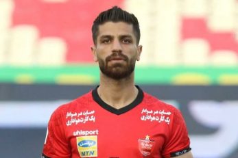 میلاد سرلک هافبک تیم ملی ایران به دلیل مصدومیت به بیمارستان منتقل شد