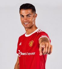 باشگاه منچستریونایتد پس از بازگشت کریستیانو رونالدو، اولین تصاویر این فوقستاره پرتغالی با پیراهن قرمز را منتشر کرده است.