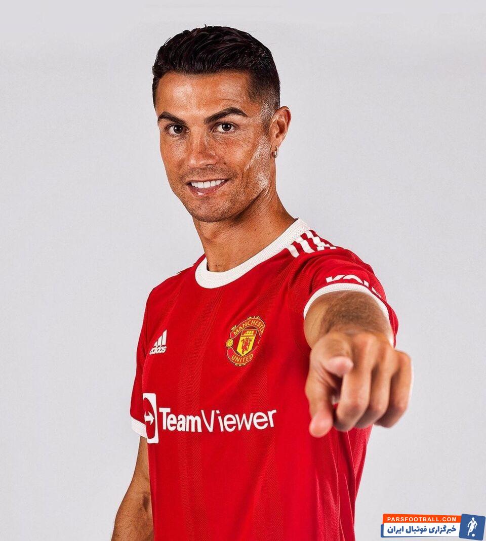 باشگاه منچستریونایتد پس از بازگشت کریستیانو رونالدو، اولین تصاویر این فوقستاره پرتغالی با پیراهن قرمز را منتشر کرده است.