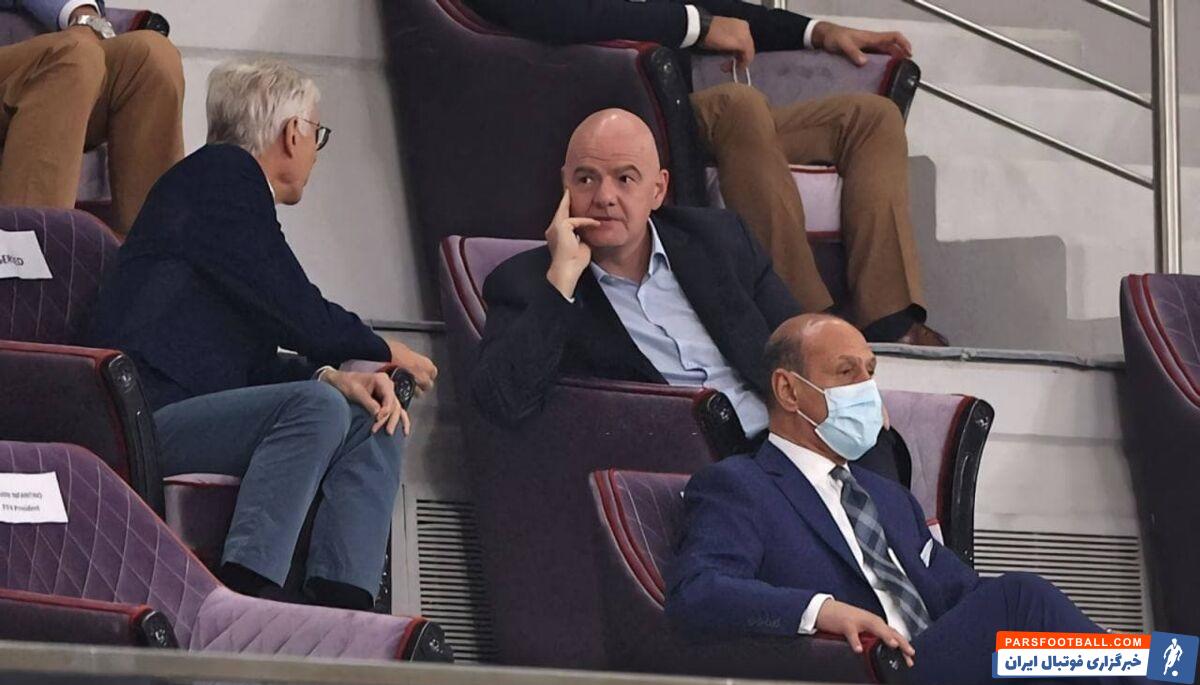 جانی اینفانتینو و آرسن ونگر با حضور در ورزشگاه خلیفه دوحه بازی تیم ملی فوتبال ایران مقابل عراق را از نزدیک تماشا کردند.