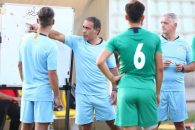 مهدی مهدوی کیا هم چنین از یک دستیار ایرانی هم بهره می‌برد. مهران شدیدی پور که پیش تر در آکادمی‌کیا با مهدی مهدوی کیا کار کرده است.