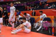 تیم ملی فوتسال در یک هشتم نهایی جام جهانی به مصاف ازبکستان رفت و در یک بازی عجیب و غریب با نتیجه ۹-۸ حریف را شکست داد و به مرحله بعد رسید.